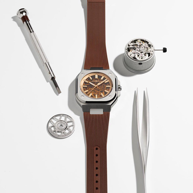 علامة Bell & Ross تضيف نسخة ذهبية متميّزة إلى مجموعة Skeleton